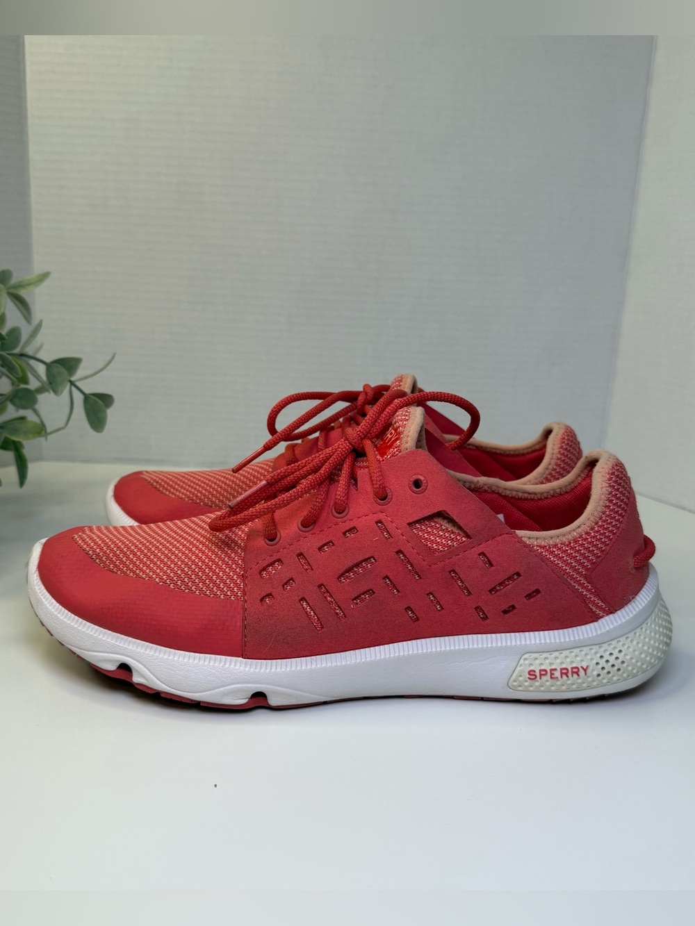 Sperry Women's 7 Seas Sport Boat Shoes Lace Up Casual Coral Sneakers Size 11M